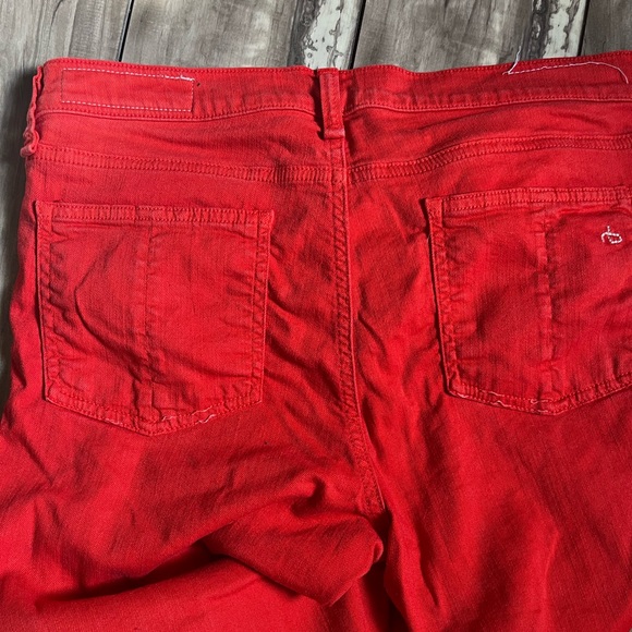 Very good condition. Style is zipper capri - Picture 4 of 5